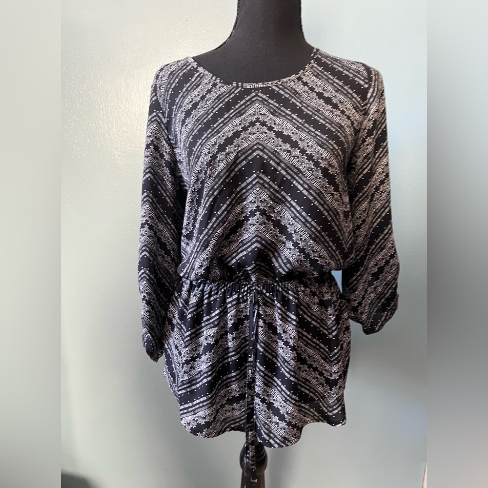 Maurice’s black & white chevron pattern tunic